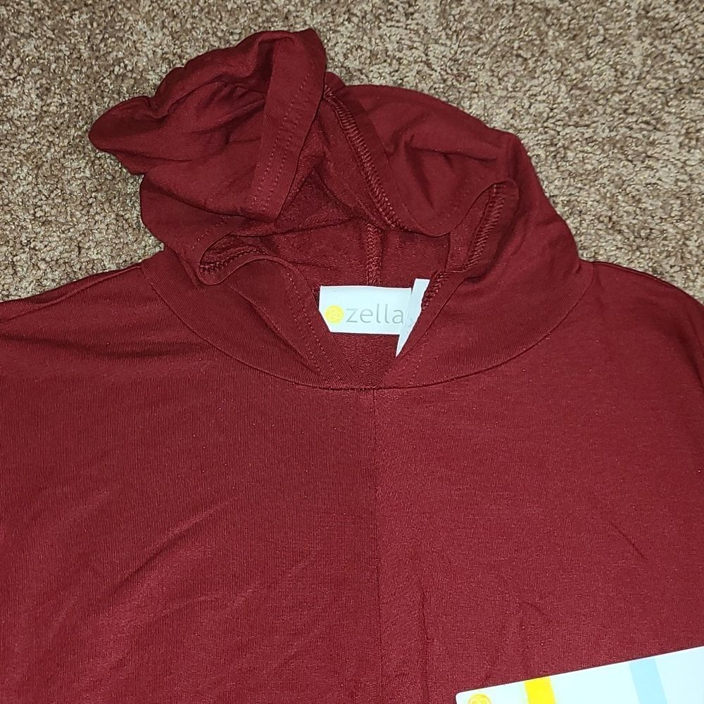 Zella Red Rhubarb Top - Picture 2 of 3